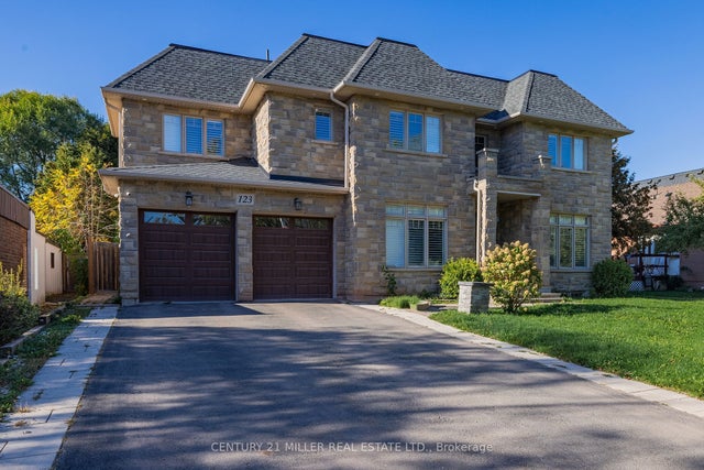 123 Mayfield Drive, Oakville