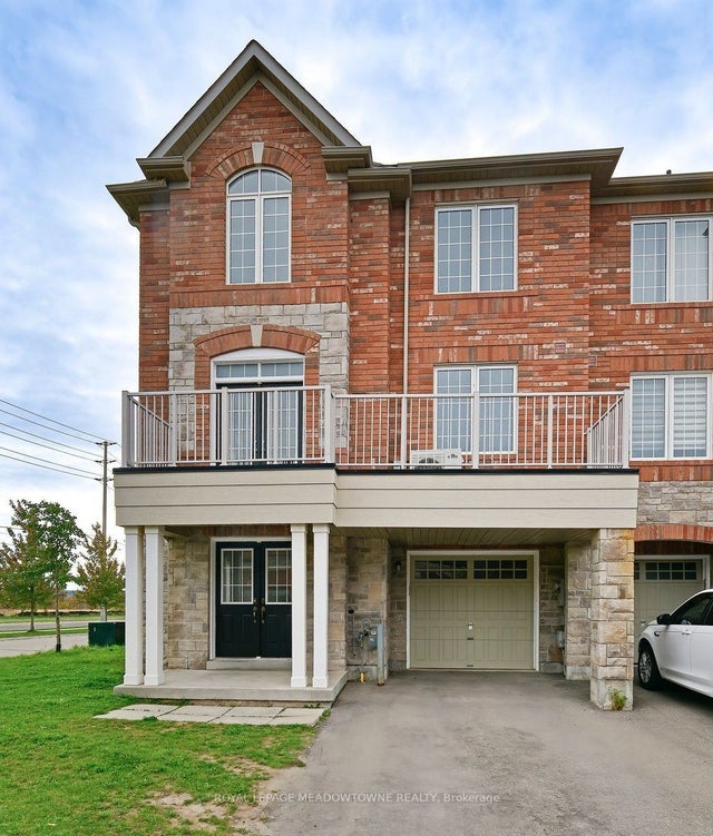 1124 Durno Court, Milton