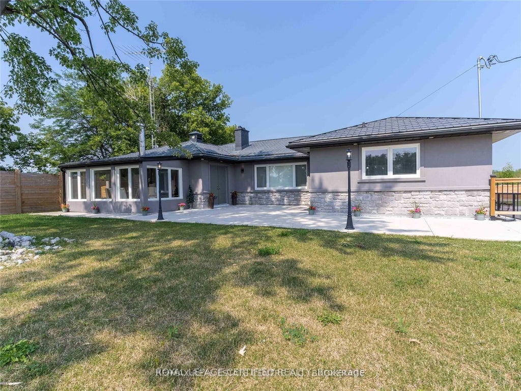 1181 Lower Base Line E, Milton