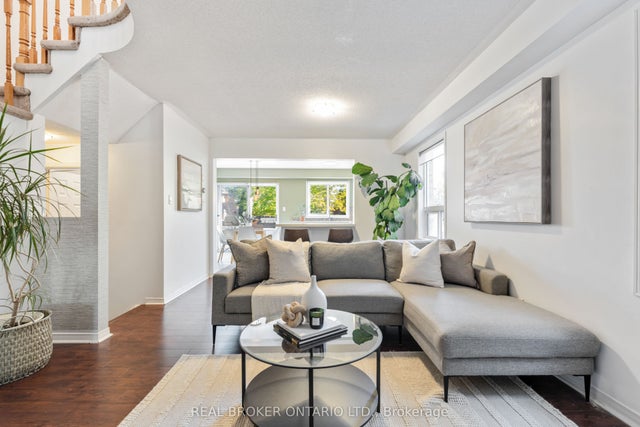 5654 Barbara Crescent, Burlington