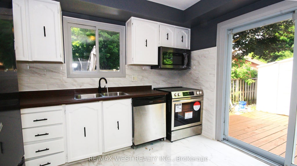 148 Fanshawe Drive, Brampton