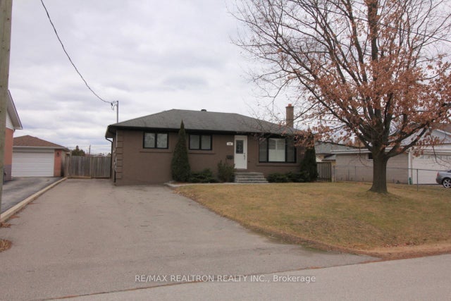 382 Walton Street, Oakville