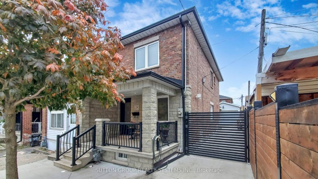 24 Chambers Avenue, Toronto W03