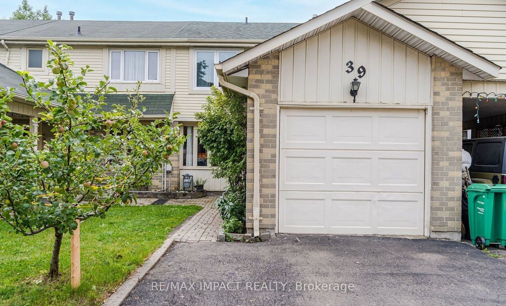 39 Courtleigh Square, Brampton