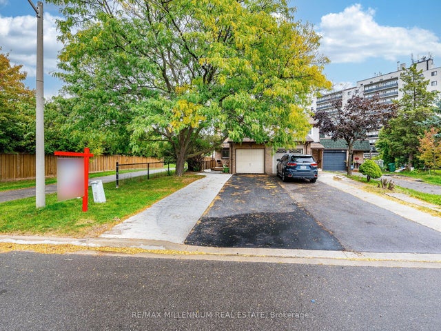 35 Scottsdale Court, Brampton