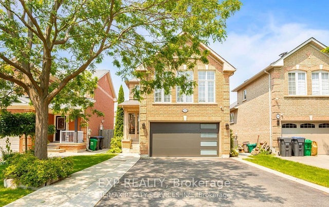 52 Sunny Glen Crescent, Brampton