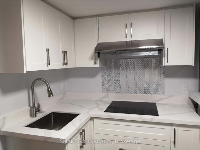 1184 Barleymow St Street, Mississauga