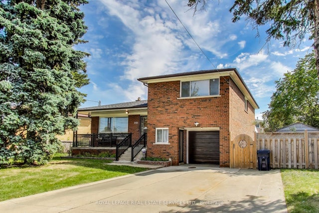 251 Driftwood Avenue, Toronto W05