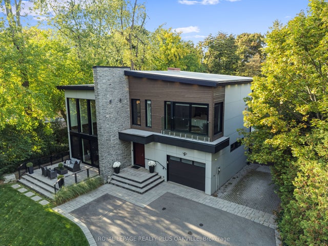 1207 Stirling Drive, Oakville