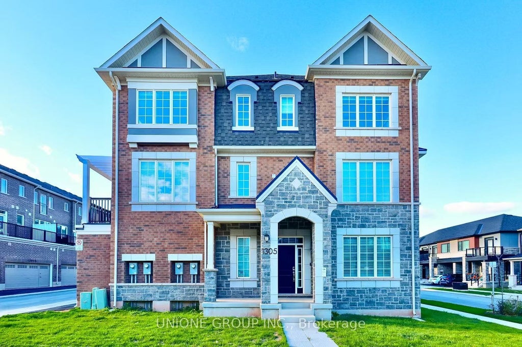 1305 Courtleigh Trail, Oakville