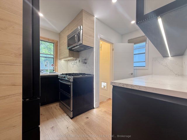 1235 Glencairn Avenue, Toronto W04