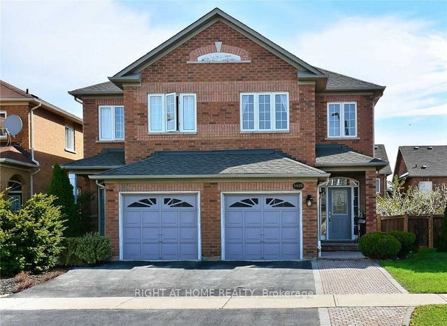 3428 Fountain Park Avenue, Mississauga