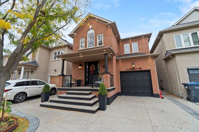 11 Redfinch Way, Brampton