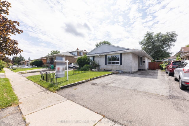 7258 Reindeer Drive, Mississauga