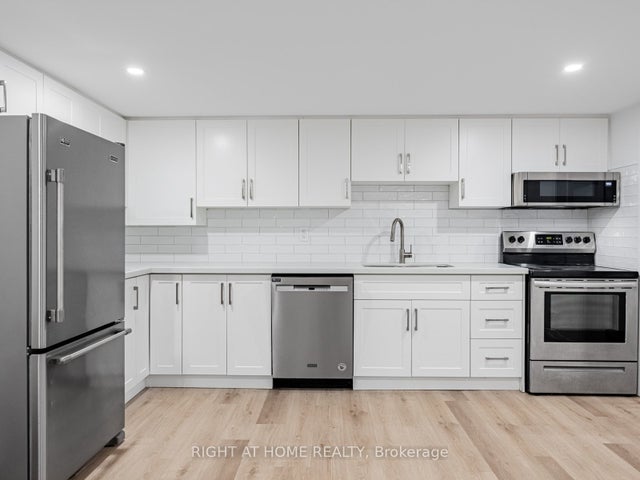 883 Francis Road, Burlington