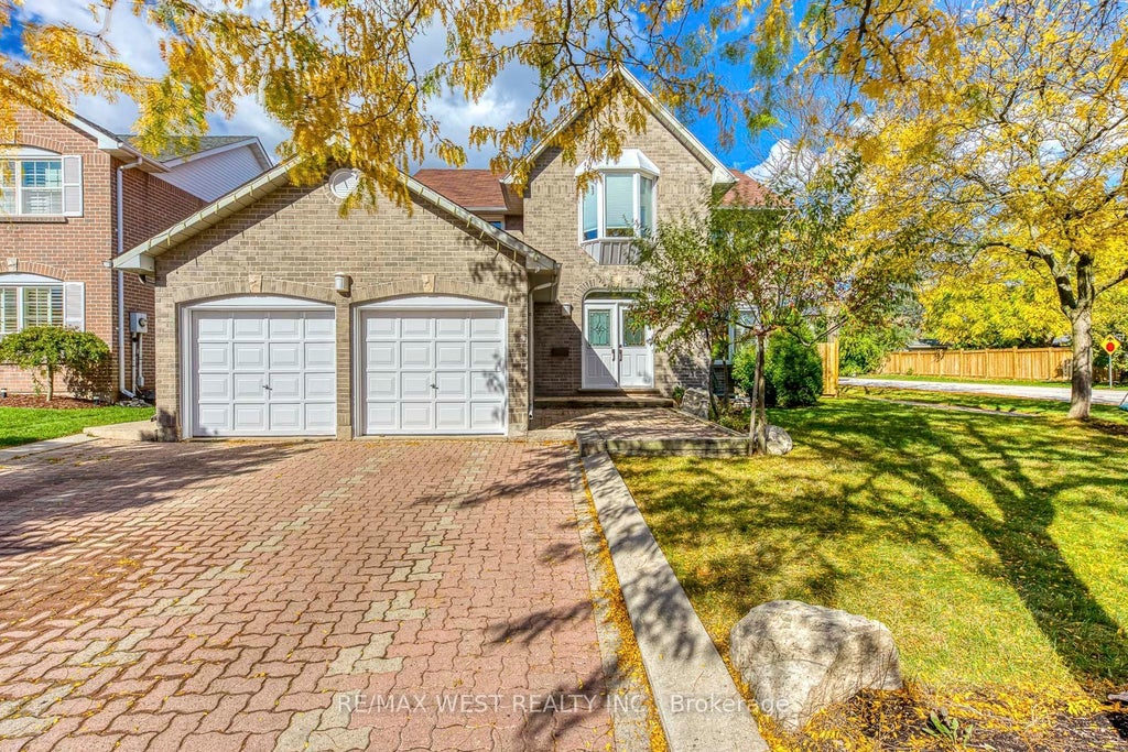 1397 Helen Court, Oakville