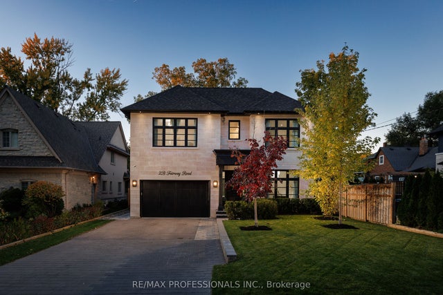 2b Fairway Road, Toronto W08