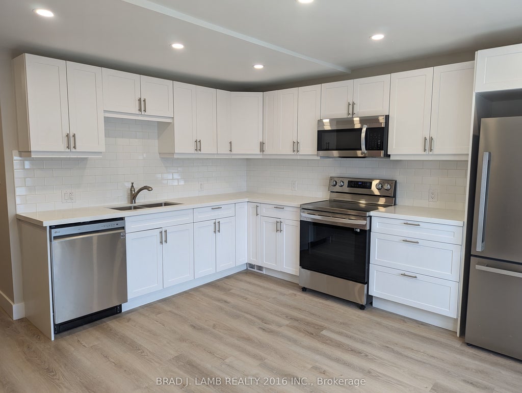 20 Earlscourt Avenue Upper, Toronto W03