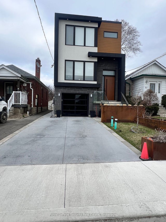 53 Chamberlain Avenue, Toronto W04