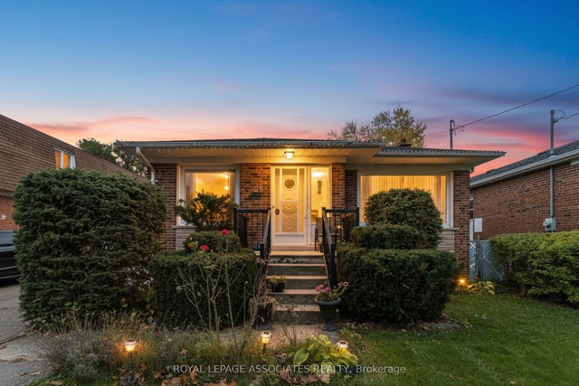 28 Waterbeach Crescent, Toronto W10