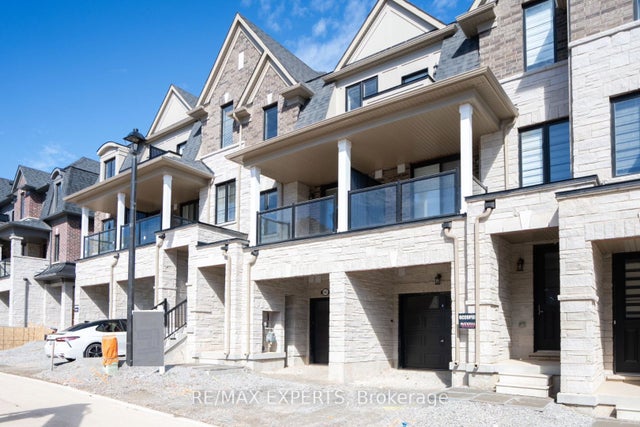 1455 National Common Crescent, Burlington