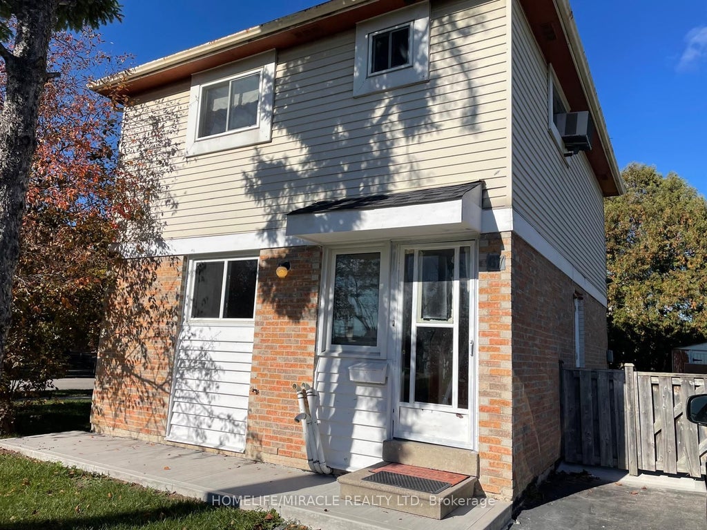 67 Shalom Crescent, Toronto W10