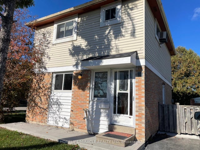 67 Shalom Crescent, Toronto W10