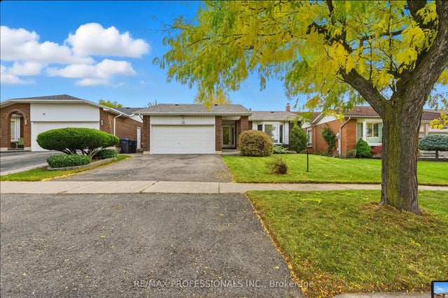 40 Claypine Trail, Brampton