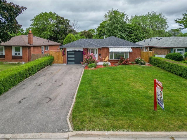53 Dorchester Drive, Brampton