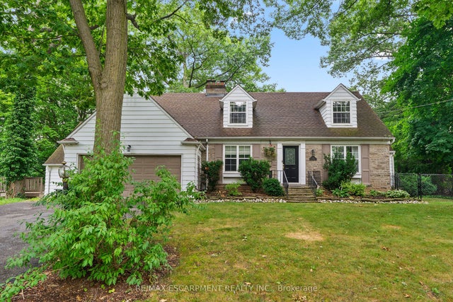330 Poplar Drive, Oakville