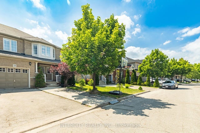 18 Snowshoe Lane, Brampton