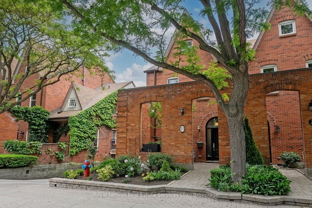 53 Forsythe Street, Oakville