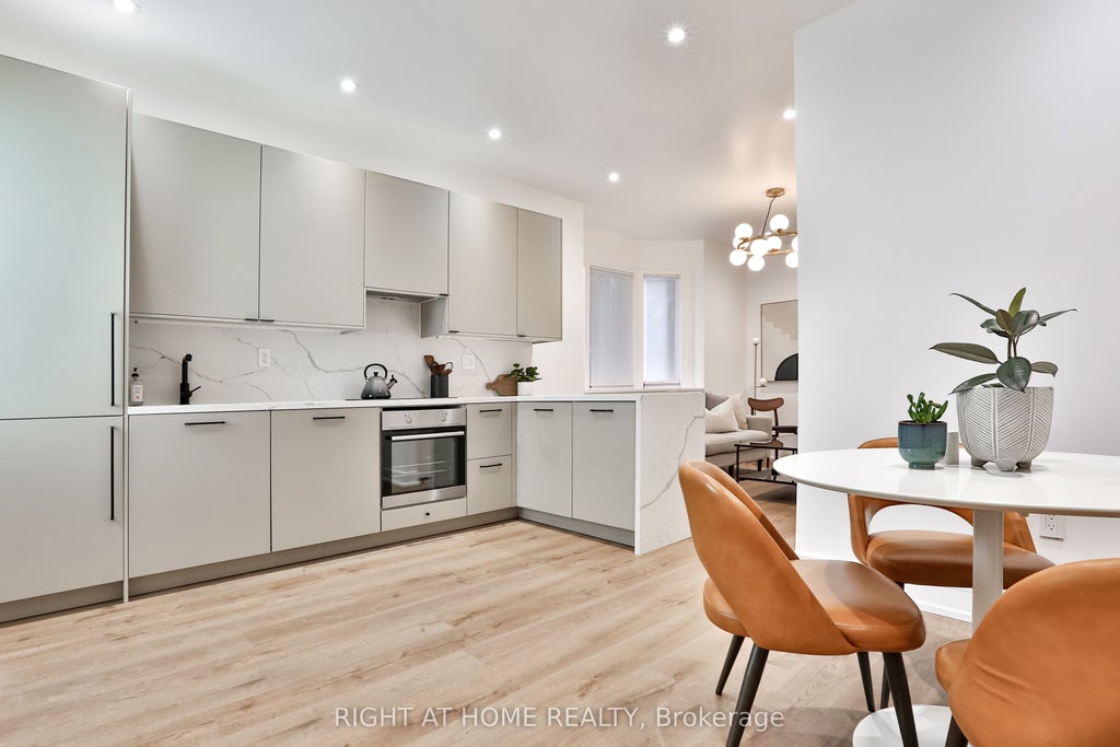 1365 Lansdowne Avenue Main, Toronto W03