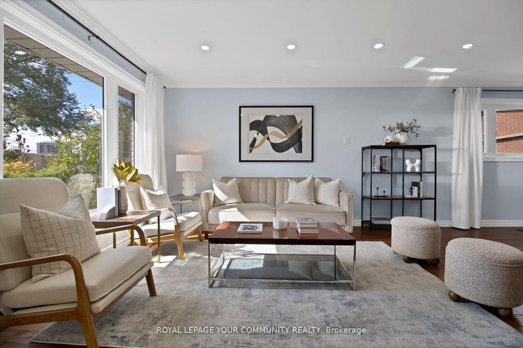 651 Burnhamthorpe Road, Toronto W08