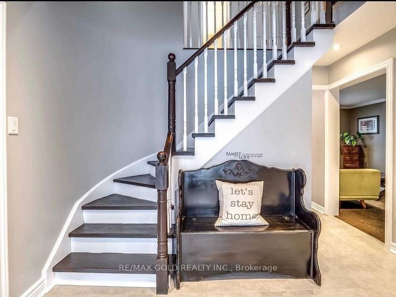 40 Barr Crescent Upper, Brampton