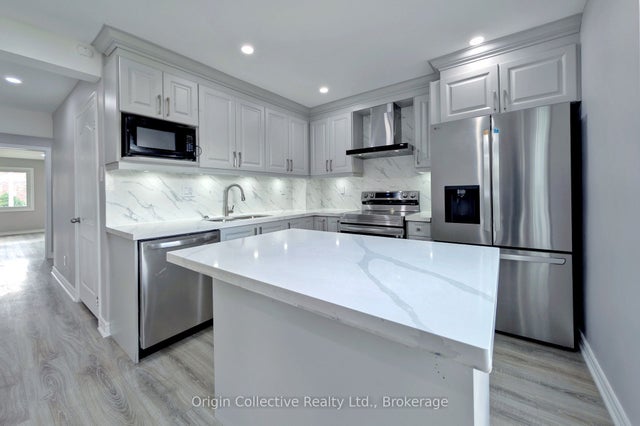 47 Woolenscote Circle, Toronto W10