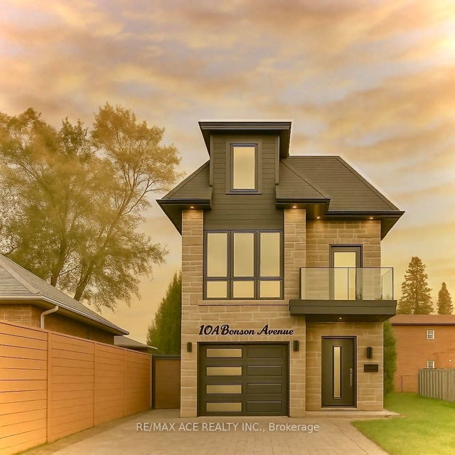10a Benson Avenue W, Mississauga