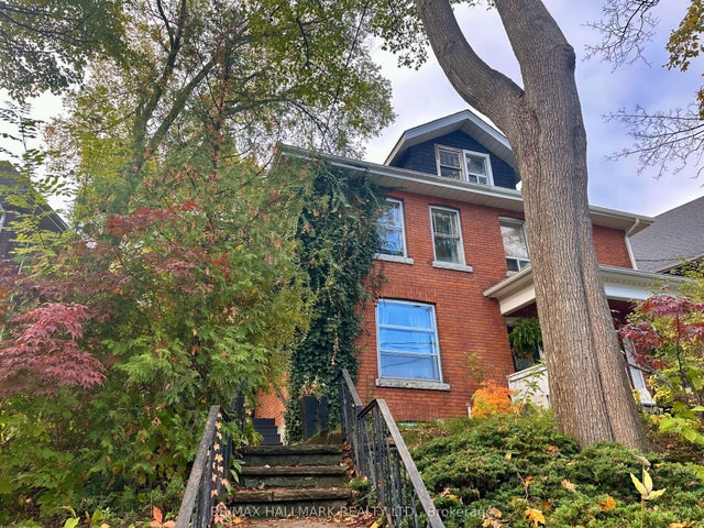 696 Indian Road, Toronto W02