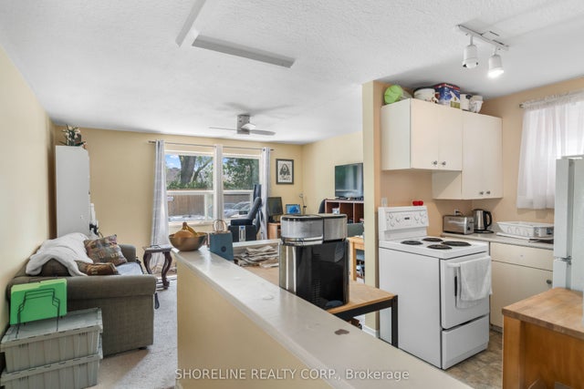 213 Lakeshore Road E 1, Mississauga