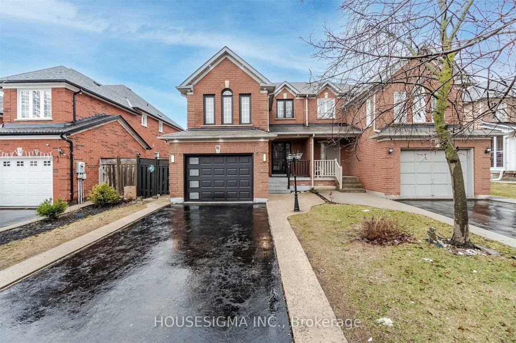 Upper - 10 Palmolive Street, Brampton