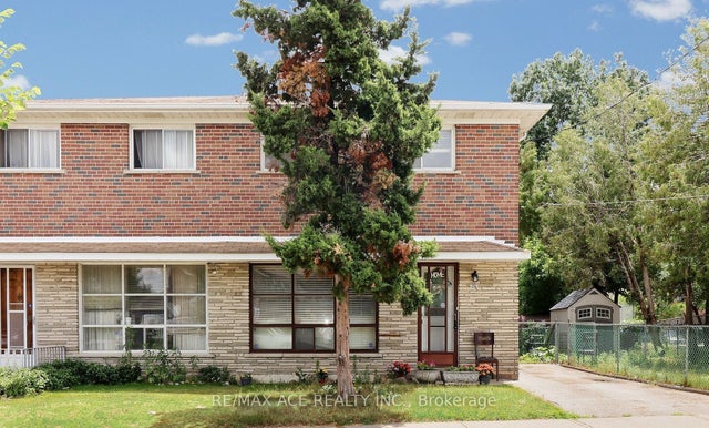 116 Elnathan Crescent, Toronto W05