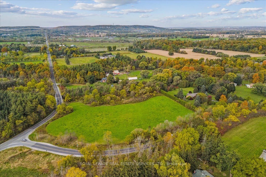 9 Walkers Line, Burlington