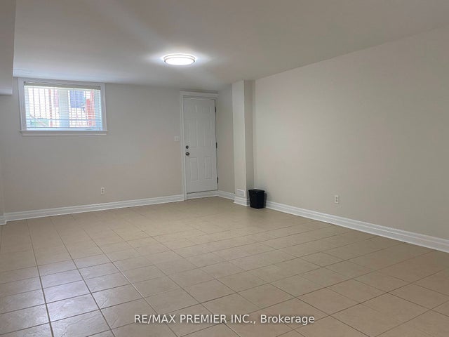 34 Algarve Crescent Bsmt, Toronto W03