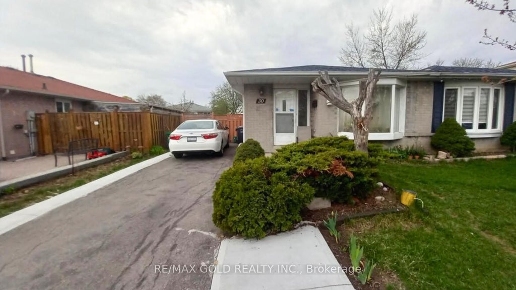 30 Greenwood Crescent E, Brampton