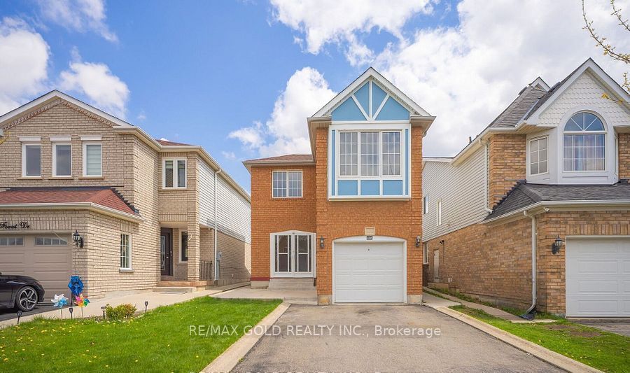 108 Black Forest Drive N, Brampton