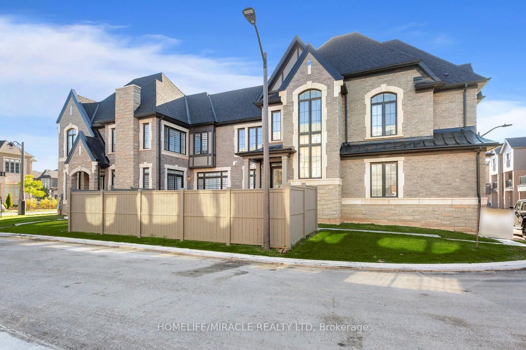 3326 Millicent Avenue Coach, Oakville