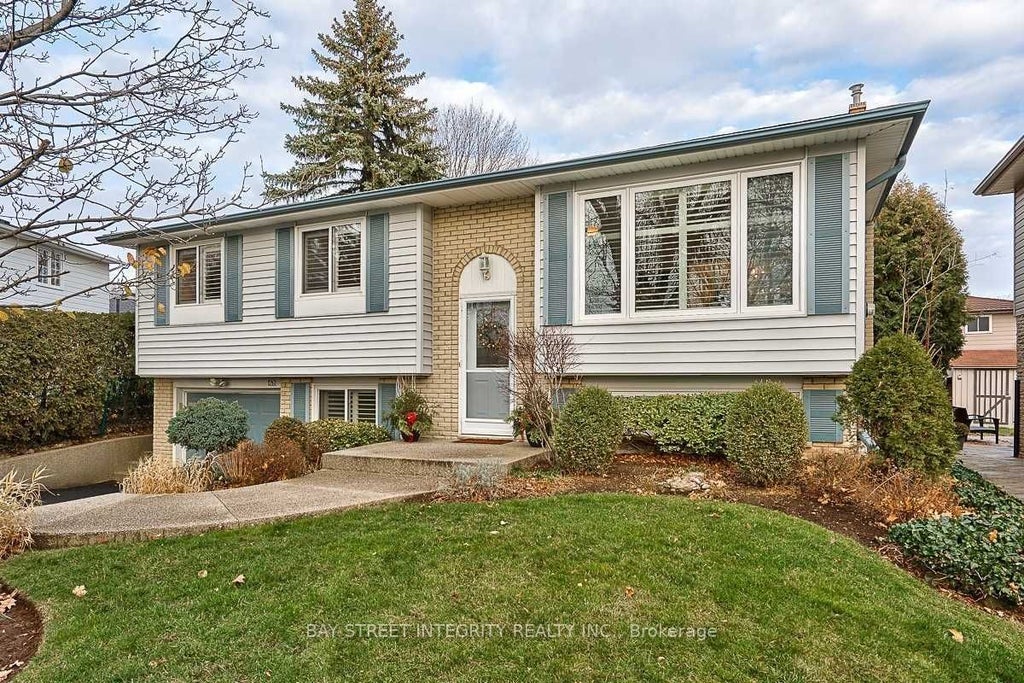 1261 Richards Crescent, Oakville