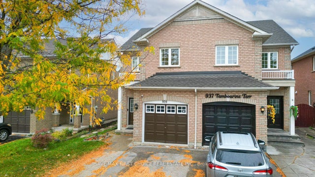 939 Tambourine Terrace, Mississauga
