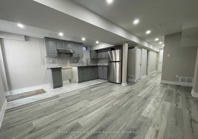 6978 Tassel Crescent Basement, Mississauga