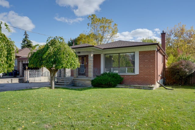 239 Epsom Downs Drive, Toronto W05